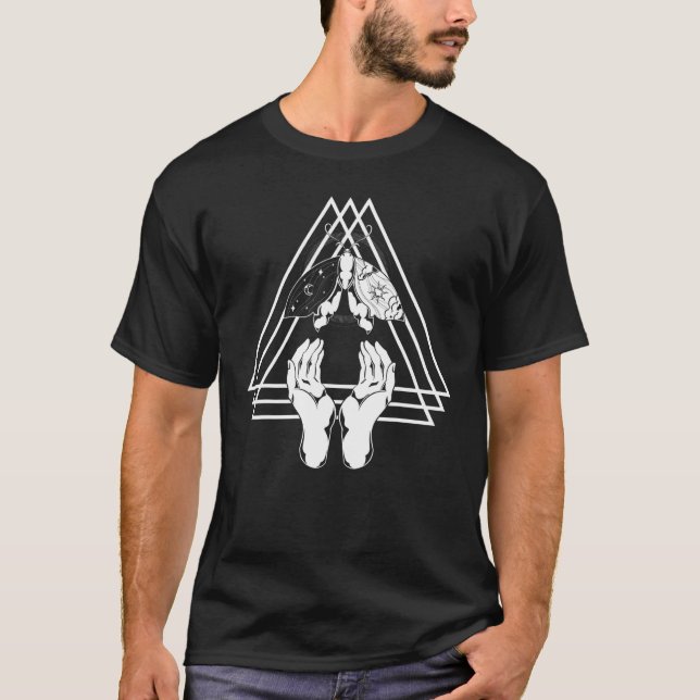 Camiseta Celestial Body Sun Moon Moth Hamsa Manos Pagan Occ (Anverso)