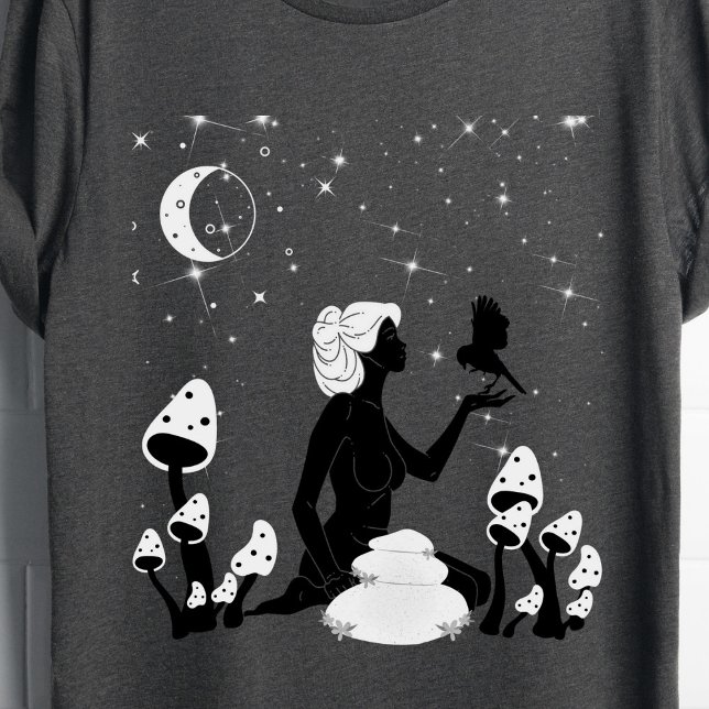 Camiseta Celestial de la diosa de los hongos negro (Subido por el creador)