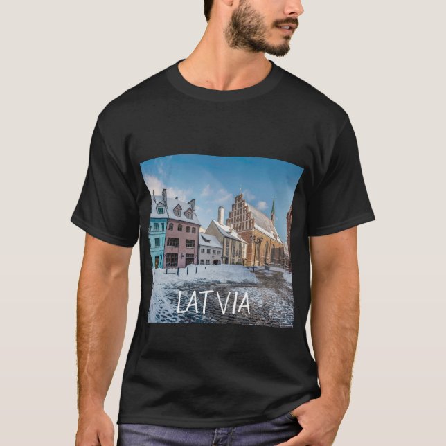 Camiseta Centro de invierno nevado en Riga, Letonia (Anverso)