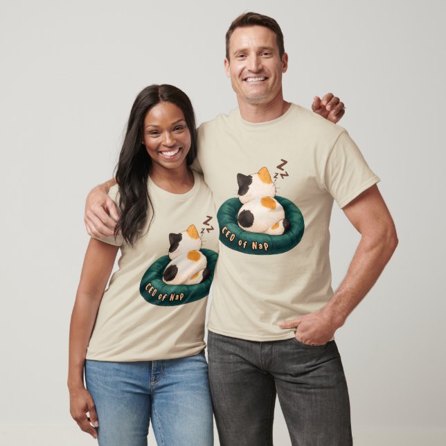 Camiseta "CEO de la siesta" Gato durmiendo en el sofá (Unisexo)