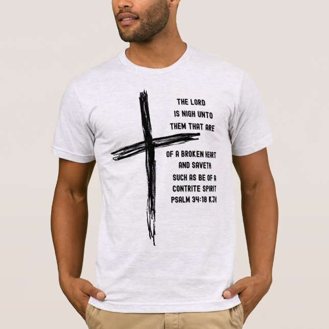 Camiseta Cerca de Brokenhearted - Salmo 34:18 (Anverso)