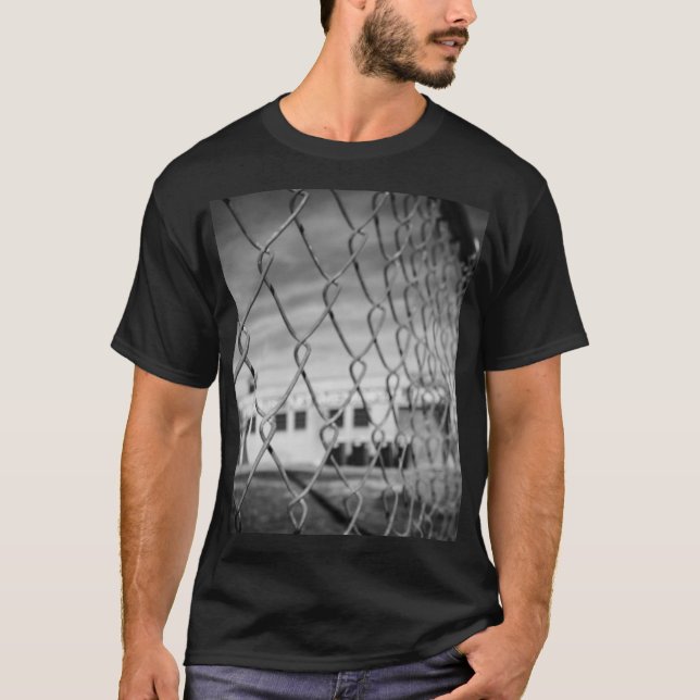Camiseta Cerca de Eslabones (Anverso)