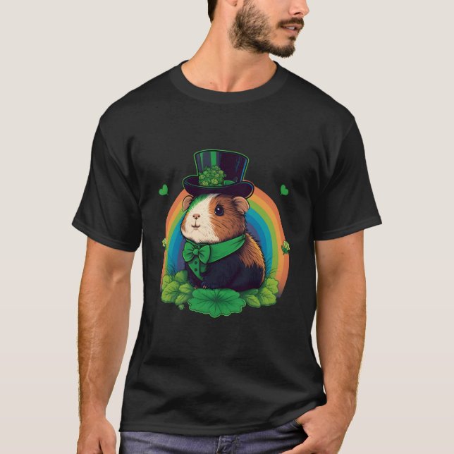Camiseta Cerdo De Guinea Verde Shamrock En La Guia Del Día  (Anverso)