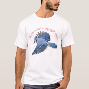 Camiseta Cerulean Soar: Detallado arrendajo azul en vuelo