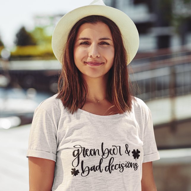 Camiseta Cerveza verde y malas decisiones Día de San Patric (Subido por el creador)