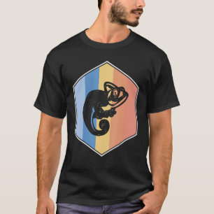 Camiseta Chameleon Con Colores Retro En Un Hexagón