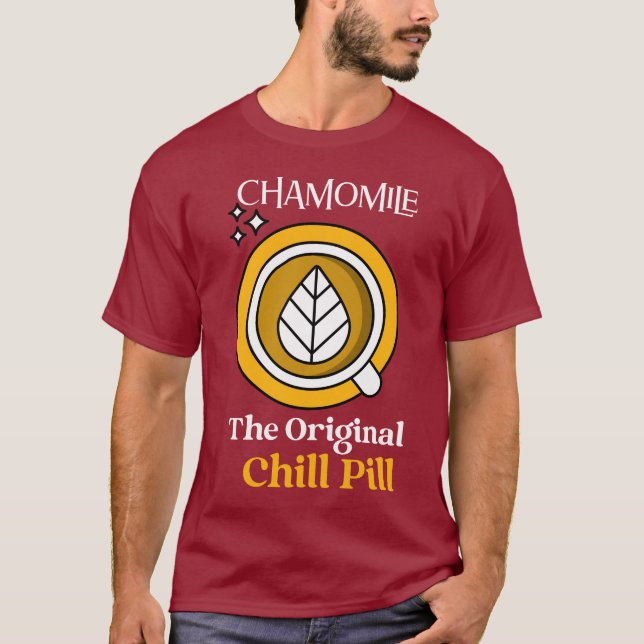 Camiseta Chamomile: La Píldora Original — Calle Herbal, (Anverso)