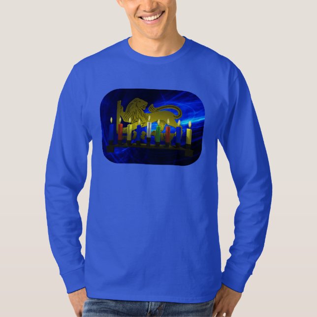 Camiseta Chanukkah Brass Lion Menorah (Anverso)