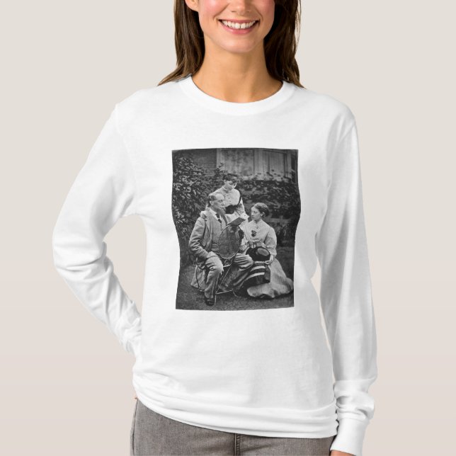 Camiseta Charles Dickens con dos de sus hijas (Anverso)