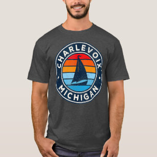 Camiseta Charlevoix Michigan MI Vintage Sailboat Retro