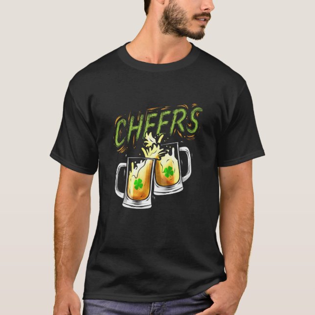 Camiseta Cheers With Beers And Shamrock For St Patricks Day (Anverso)