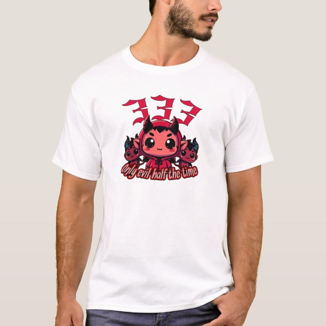 Camiseta Chibi Devil - 333 Sólo maldad la mitad del tiempo (Anverso)