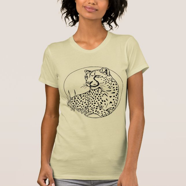 Camiseta Chic Leopard – Bold & Stylish Everyday Wear (Anverso)