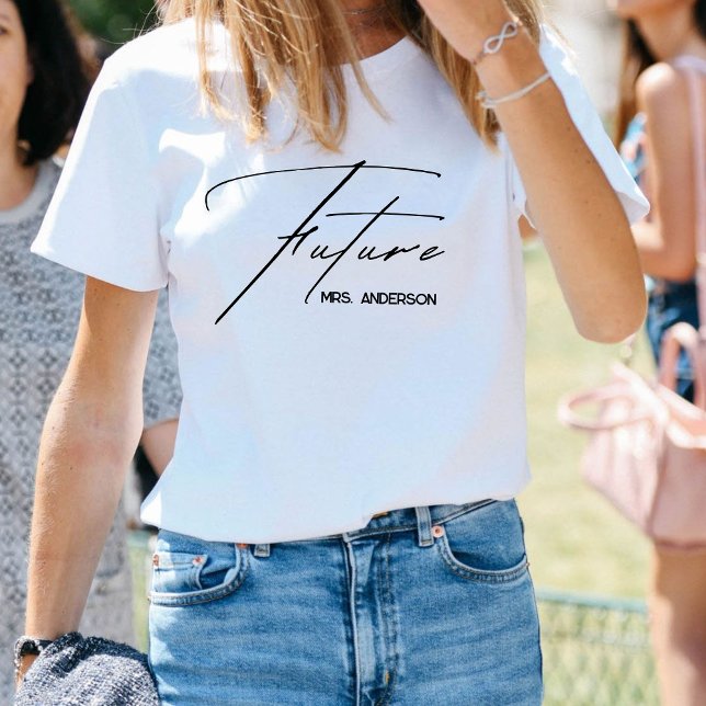 Camiseta Chic & Moderna con Letra 'Future Mrs.' (Subido por el creador)