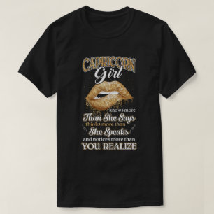 Camiseta Chica Capricorn Sabe Más De Lo Que Dice Diciembre 