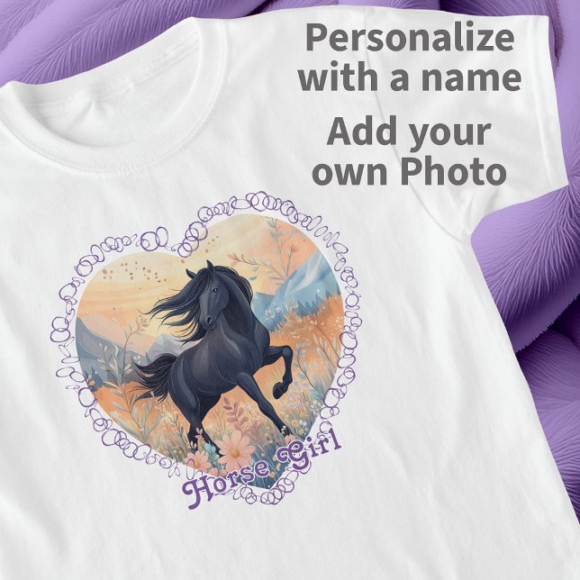 Camiseta Chica de caballo floral de Stallion salvaje negro  (Horse Girl Personalized Black Wild Stallion Floral T-Shirt. Personalize with your name and photo!)