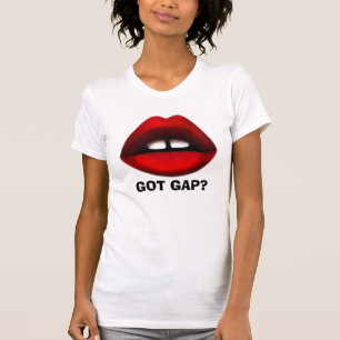 Camiseta Chica de dientes atrapados, ¿tiene brecha? Player