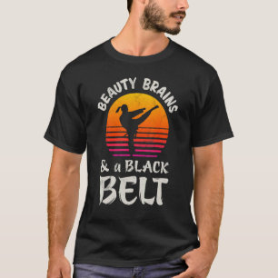 Camiseta Chica de Karate de Cinturón Negro y Cerebro de Bel