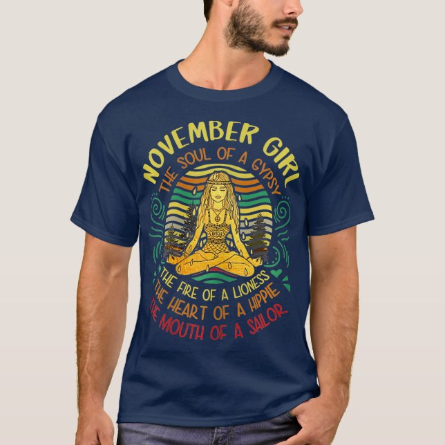 Camiseta Chica de Noviembre El alma de un yoga gitano (Anverso)
