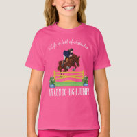 Chica de SALTO INGLÉS ECUESTRE del CABALLO Y del