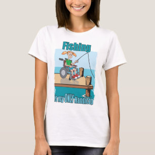 Camiseta Chica en la pesca de la silla de ruedas