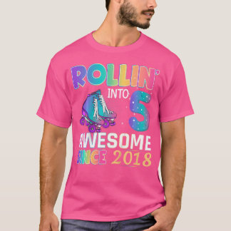 Camiseta Chica impresionante de 5 años patinando sobre rued