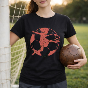 Camiseta Chica jugadora de fútbol pateando balón de fútbol