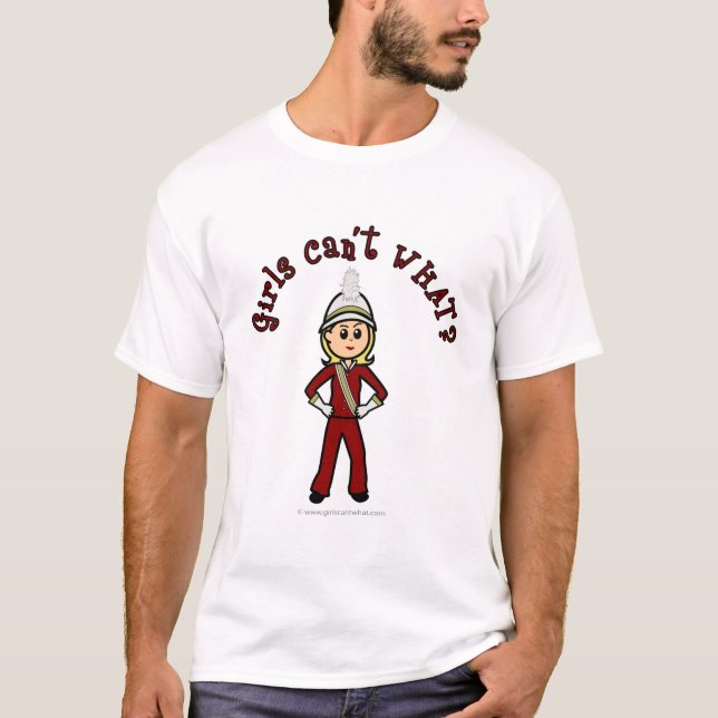 Camiseta Chica ligero en uniforme de banda roja de marcha (Anverso)