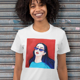 Camiseta Chica moderno en gráfico rojo y azul impreso