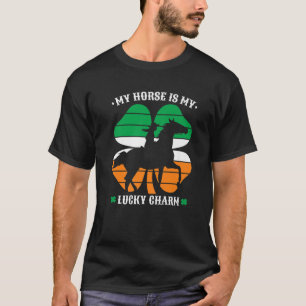 Camiseta Chica montando a caballo St Patricks Day Lucky Cha