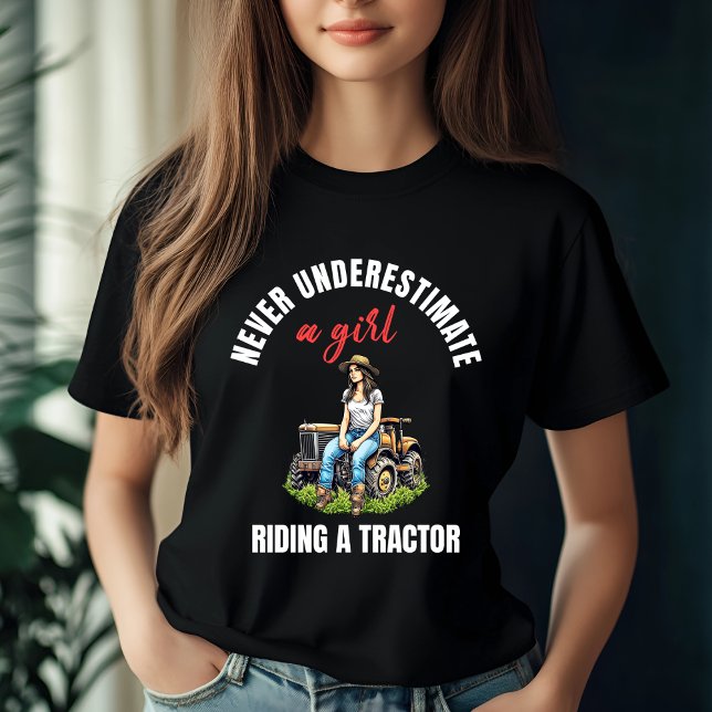 Camiseta Chica montando un diseño de tractores (Subido por el creador)