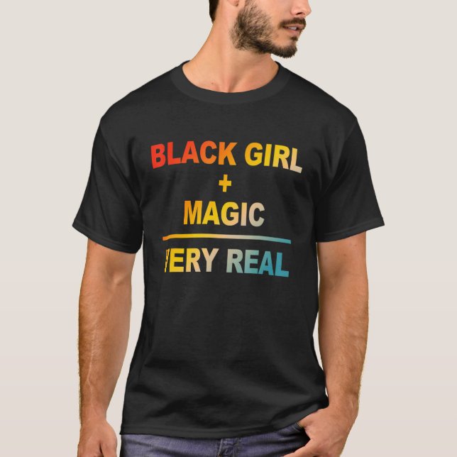 Camiseta Chica Negro Magia Muy Real Aparato (Anverso)