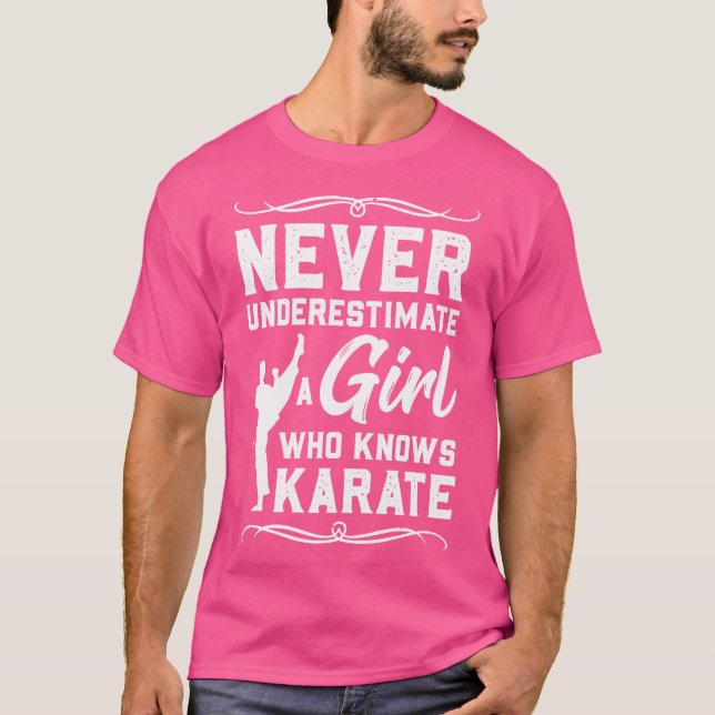 Camiseta Chica Que Conoce A Karate Taekwondo O Judo (Anverso)