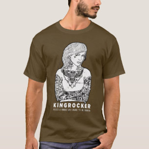 Camiseta Chica rubio con mangas tatuadas