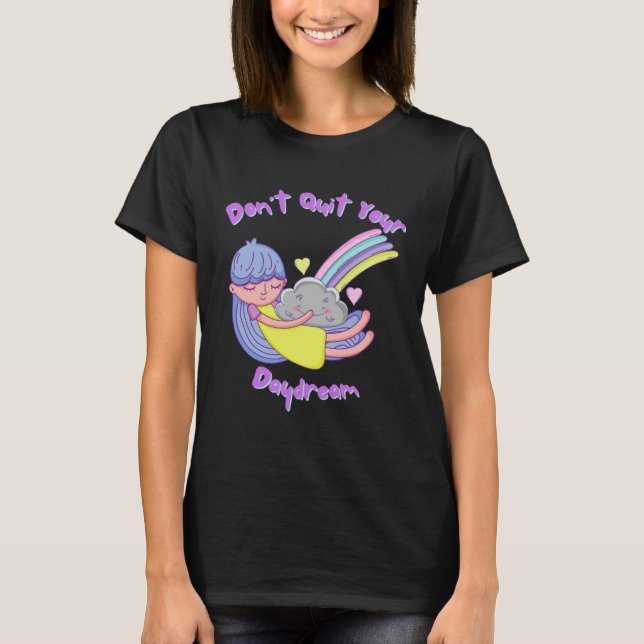 Camiseta Chica soñadora abrazando arcoíris de nube sonrient (Anverso)