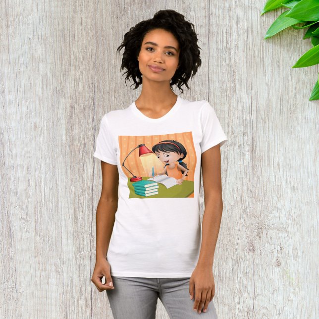 Camiseta Chica Trabajando En Un Escritorio (Subido por el creador)