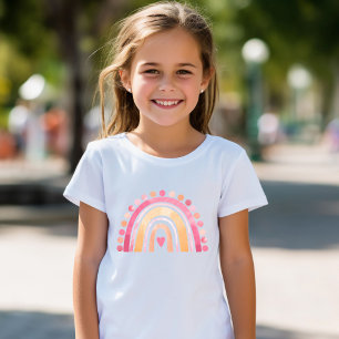 Camiseta Chicas boho acuarela corazón arcoiris en rosa