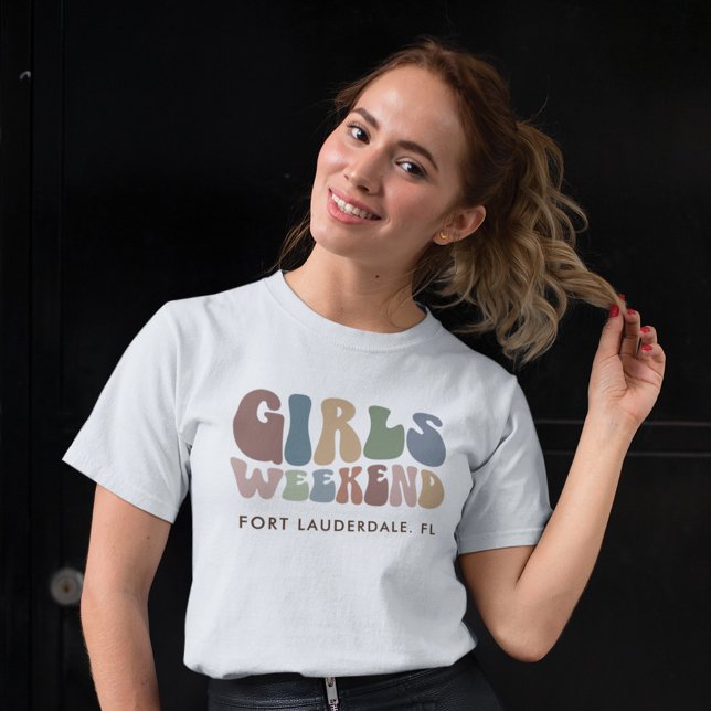 Camiseta Chicas de la fiesta de soltera retro Fin de semana (Girls Weekend Matching Retro White Custom T-Shirt)