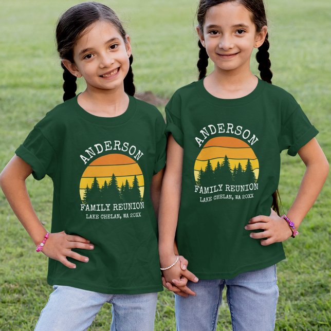 Camiseta Chicas de la Reunión Familiar Pine Trees Sunset Gr (Customize to change text size. Choose from a variety of shirt sizes and styles.)