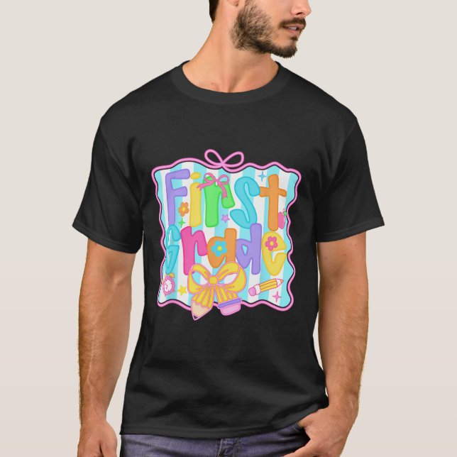 Camiseta Chicas De Primer Grado Volvieron A La Escuela Bow  (Anverso)