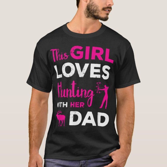 Camiseta Chicas educados cazando a hija de papá cazando a B (Anverso)