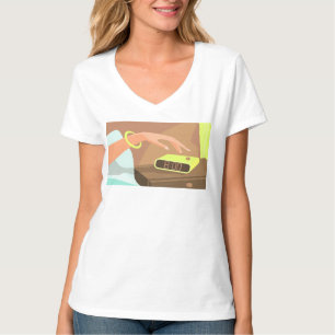 Camiseta Chicas presionando con la mano el botón de sondeo 