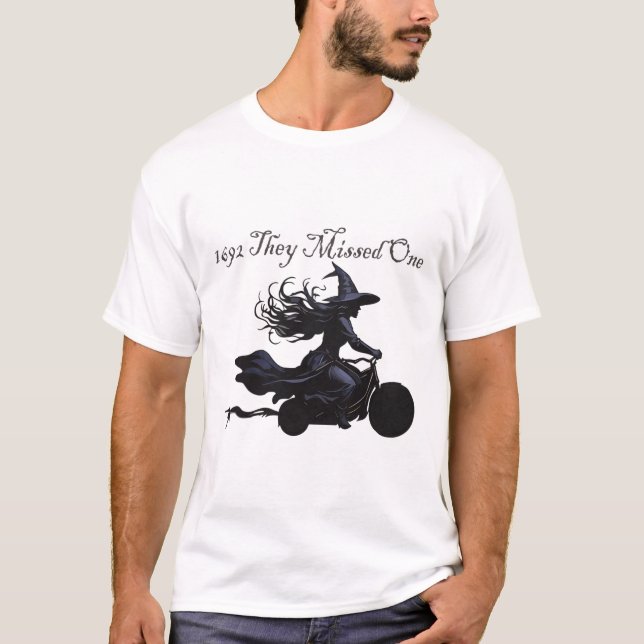 Camiseta Chicas Retro Viajan Salem 1692 Perdieron A Una Bru (Anverso)