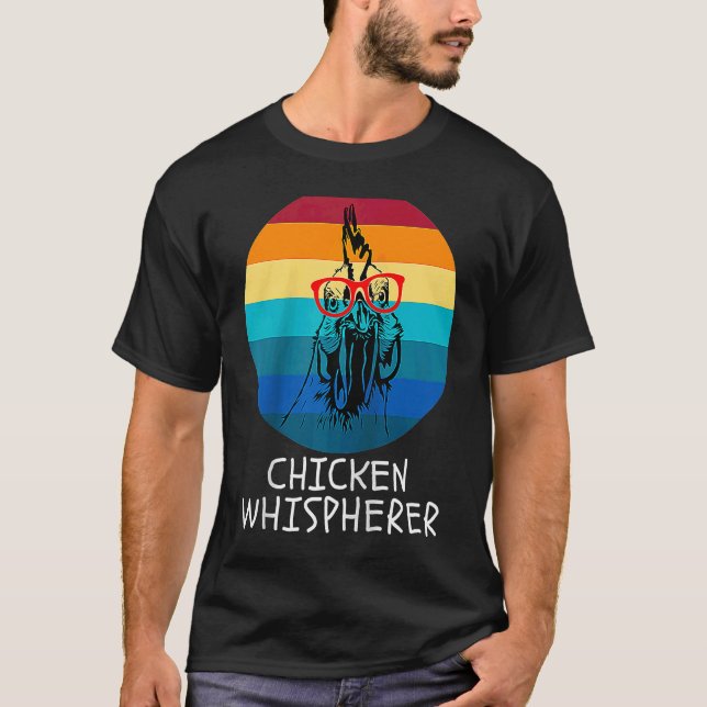 Camiseta Chicken Whisperer with Retro Sunset  Backyard Chic (Anverso)
