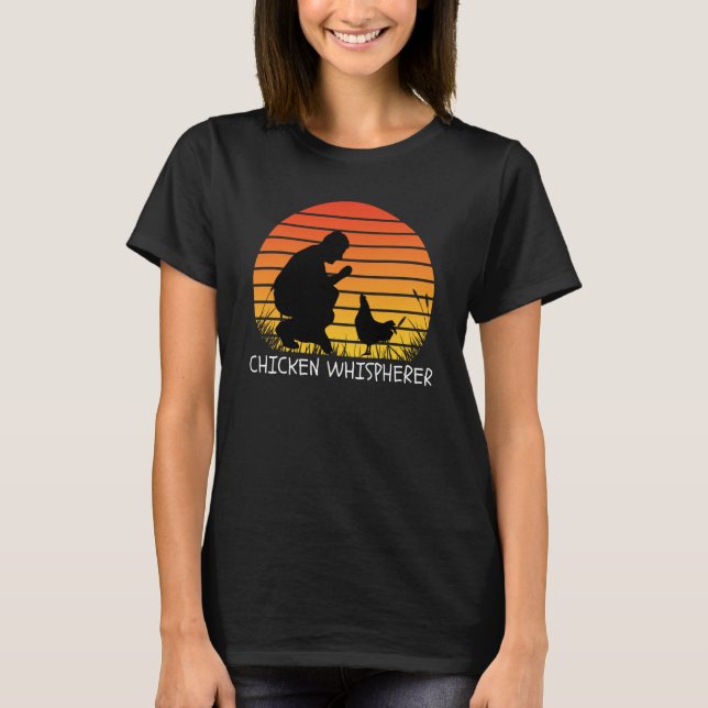 Camiseta Chicken Whisperer with Retro Sunset Backyard Chick (Anverso)
