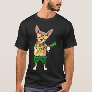 Camiseta Chihuahua con traje hawaiano tocando ukulele veran
