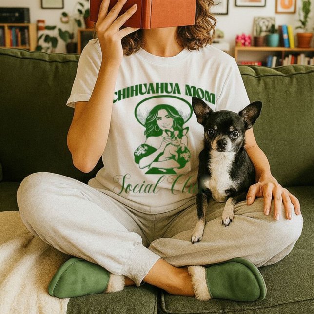 Camiseta Chihuahua Mom Social Club Women Dog Lover (Chihuahua Mom Social Club Women Dog Lover T-Shirt.)