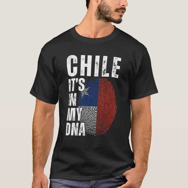 Camiseta Chile: En mi ADN comparan a hombres chilenos (Anverso)