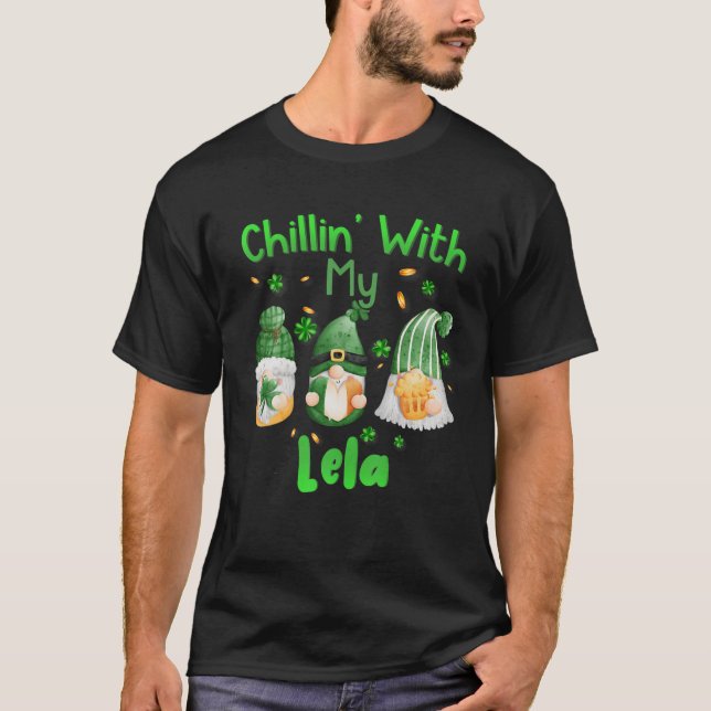 Camiseta Chillin Con Mi Lela Green Gnomes St Patrick (Anverso)