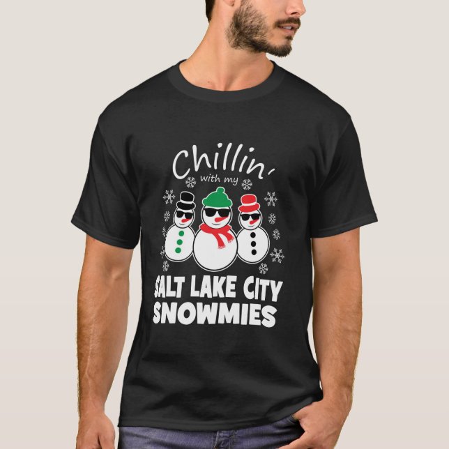 Camiseta Chillin Con Mi Salt Lake City Snowmies Funny Chris (Anverso)